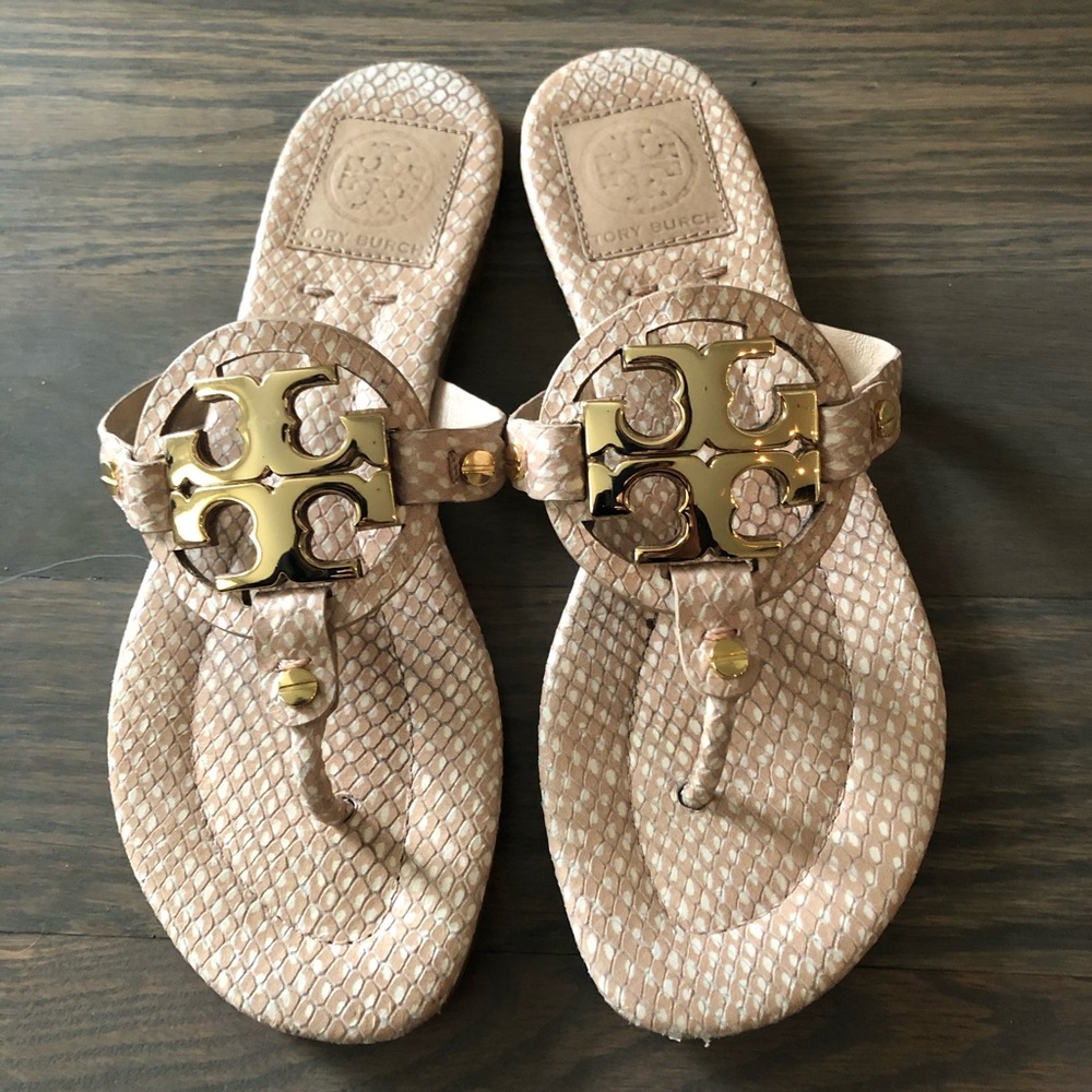 Tory Burch Miller Metal-Logo sandal